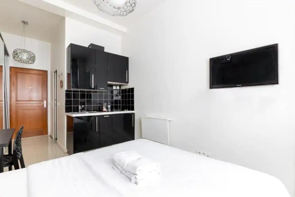Canal St Martin : Charming Cosy Studio Париж Экстерьер фото